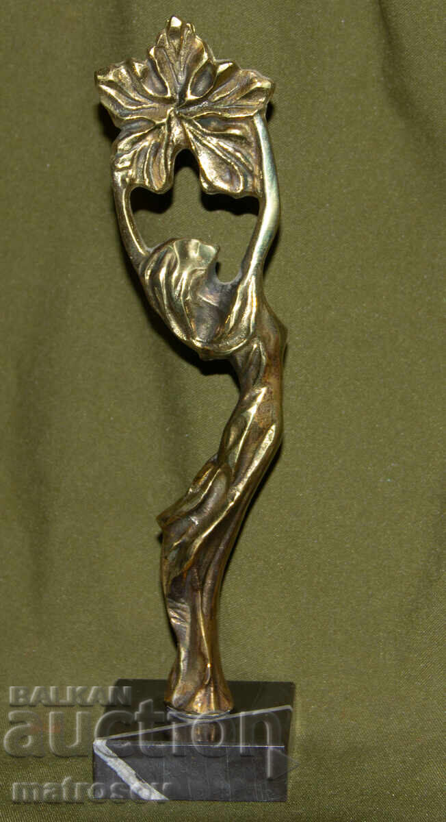 Аукцион Авторска бронзова скулптура женска фигура Аукцион Авторска бронзова скулптура женска фигура