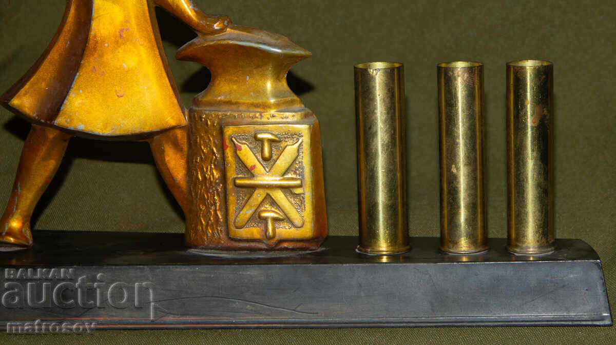 Доставка на Метален сувенир СССР поставка за бюро