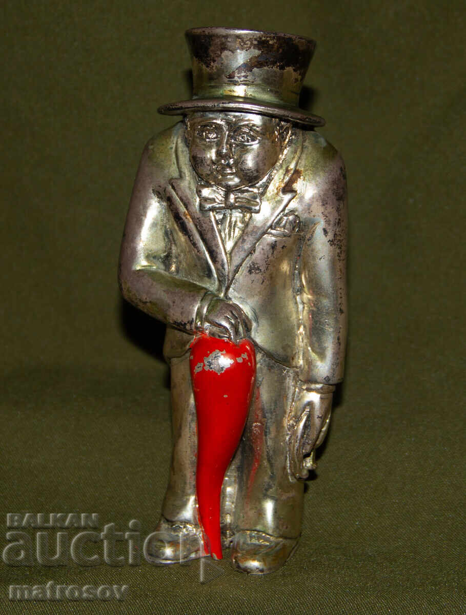 Малка посребрена фигурка мъж с цилиндър