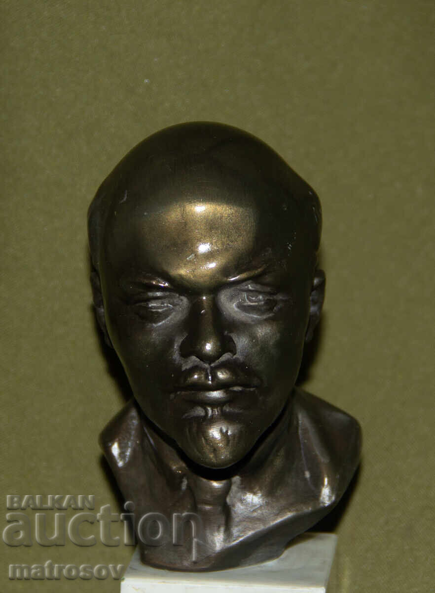 Auction Metal sculpture bust Russia USSR Vladimir Ilyich Lenin Auction Metal sculpture bust Russia USSR Vladimir Ilyich Lenin