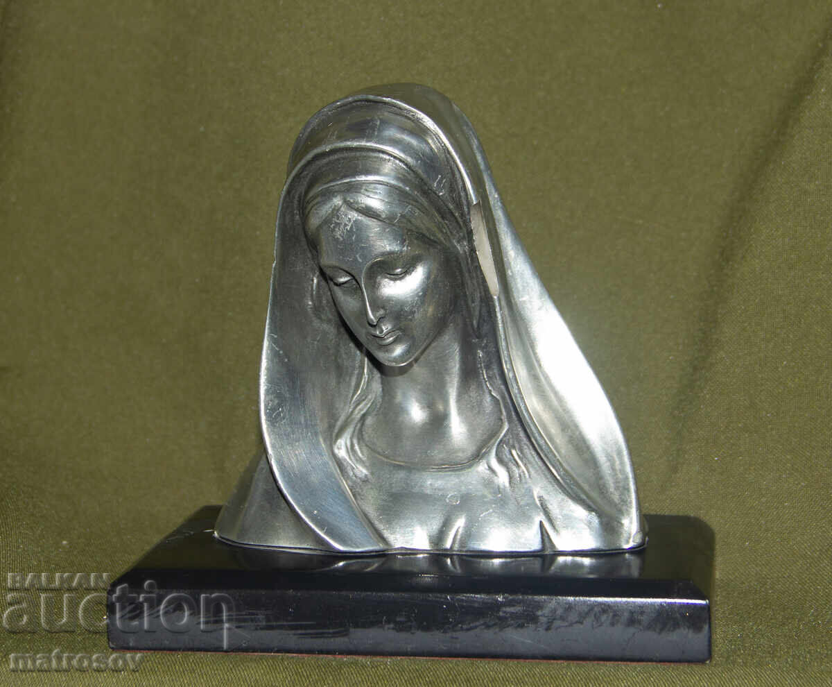Малка посребрена декоративна фигурка Богородица с цена 100.00 лв. | € 51.13