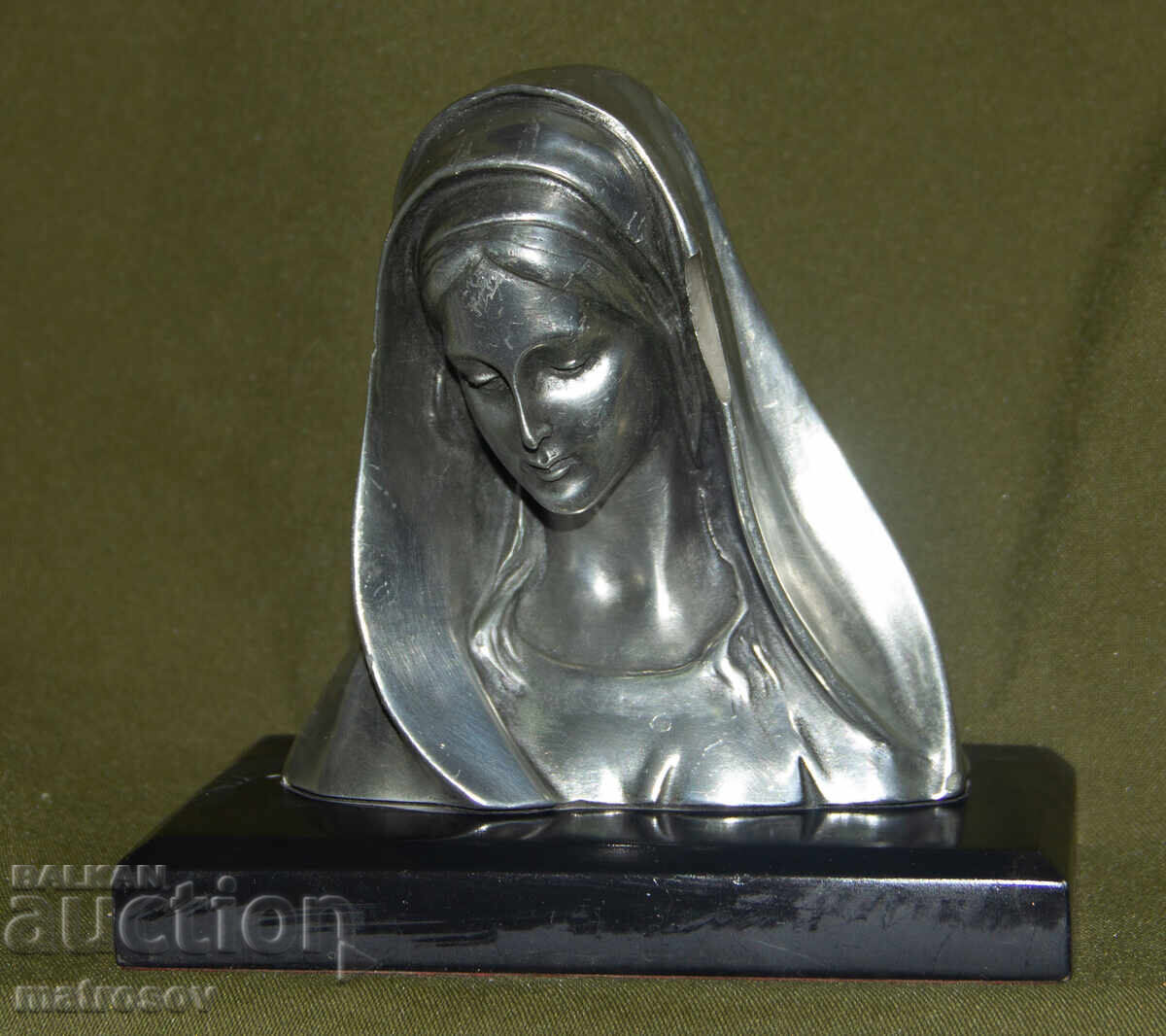 Аукцион Малка посребрена декоративна фигурка Богородица