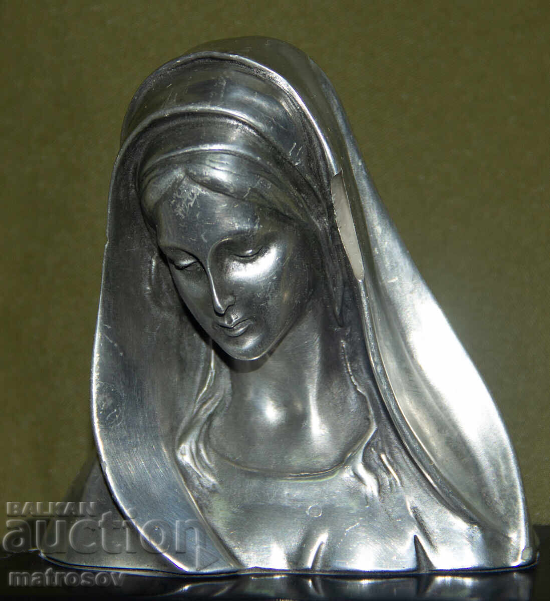 Доставка на Малка посребрена декоративна фигурка Богородица