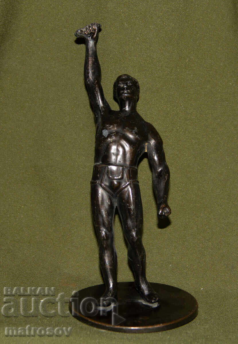 Μεταλλική φιγούρα γλυπτό αθλητή, πρωτότυπο με τιμή 250.00 BGN | € 127.82