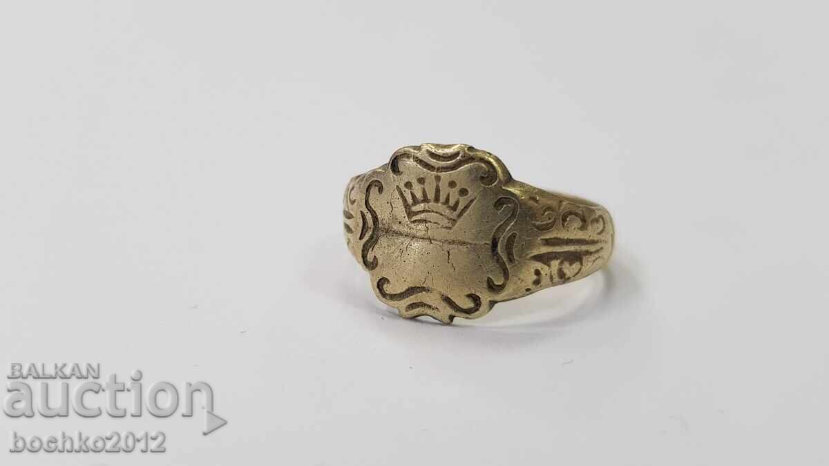 Inel bulgăresc rar de renaștere cu coroană - sfârșitul secolului al XIX-lea Inel bulgăresc rar de renaștere cu coroană - sfârșitul secolului al XIX-lea