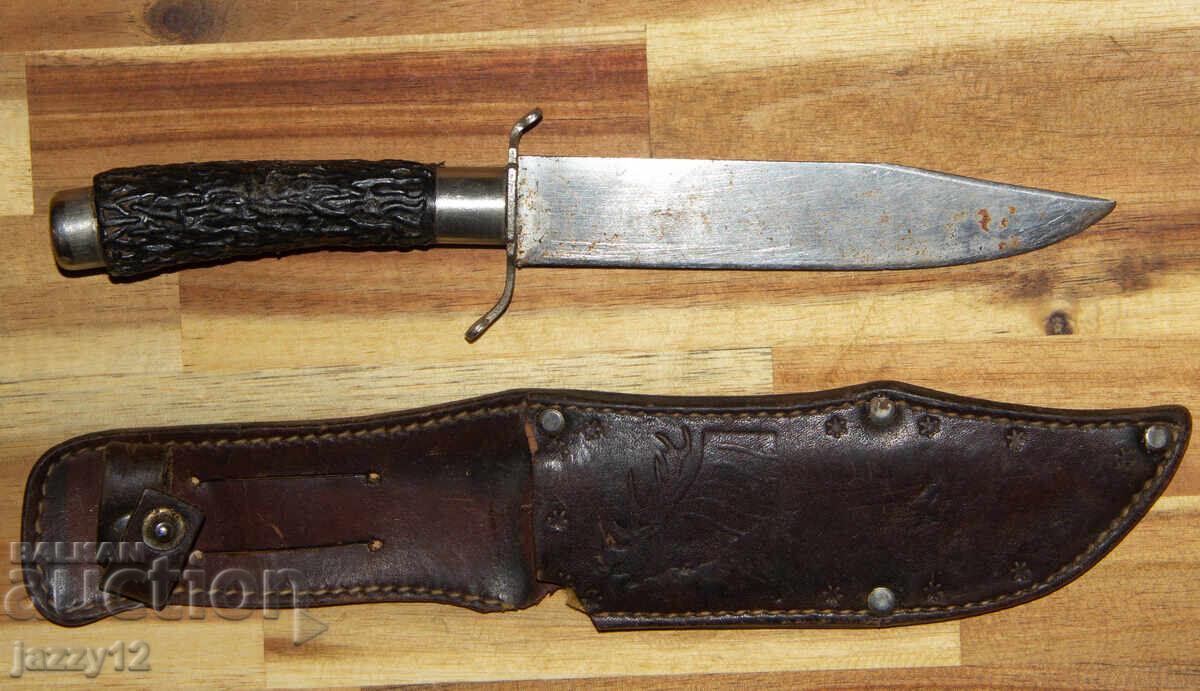 Στιβαρό κυνηγετικό μαχαίρι με δερμάτινη θήκη με τιμή 100.00 BGN | € 51.13 Στιβαρό κυνηγετικό μαχαίρι με δερμάτινη θήκη με τιμή 100.00 BGN | € 51.13