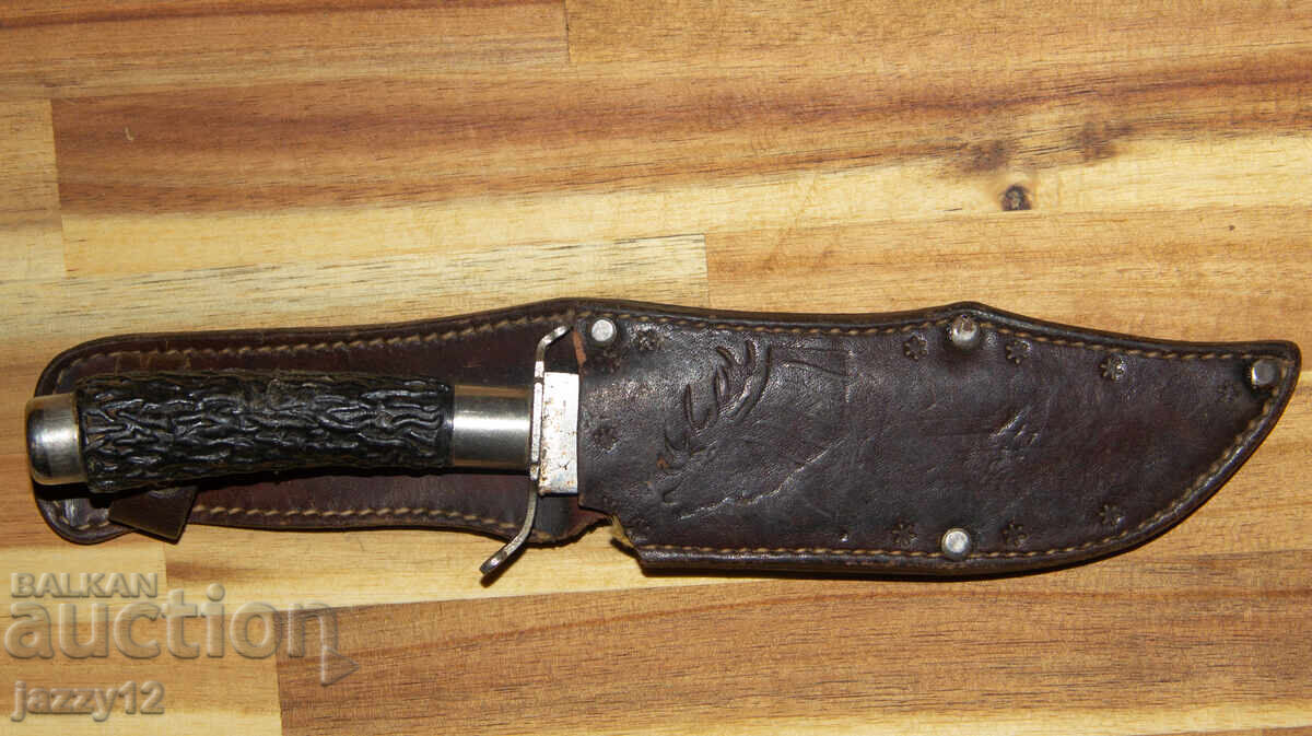 Δημοπρασία Στιβαρό κυνηγετικό μαχαίρι με δερμάτινη θήκη Δημοπρασία Στιβαρό κυνηγετικό μαχαίρι με δερμάτινη θήκη