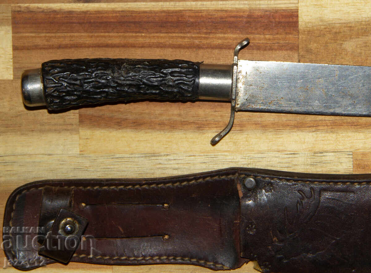 Παράδοση Στιβαρό κυνηγετικό μαχαίρι με δερμάτινη θήκη Παράδοση Στιβαρό κυνηγετικό μαχαίρι με δερμάτινη θήκη