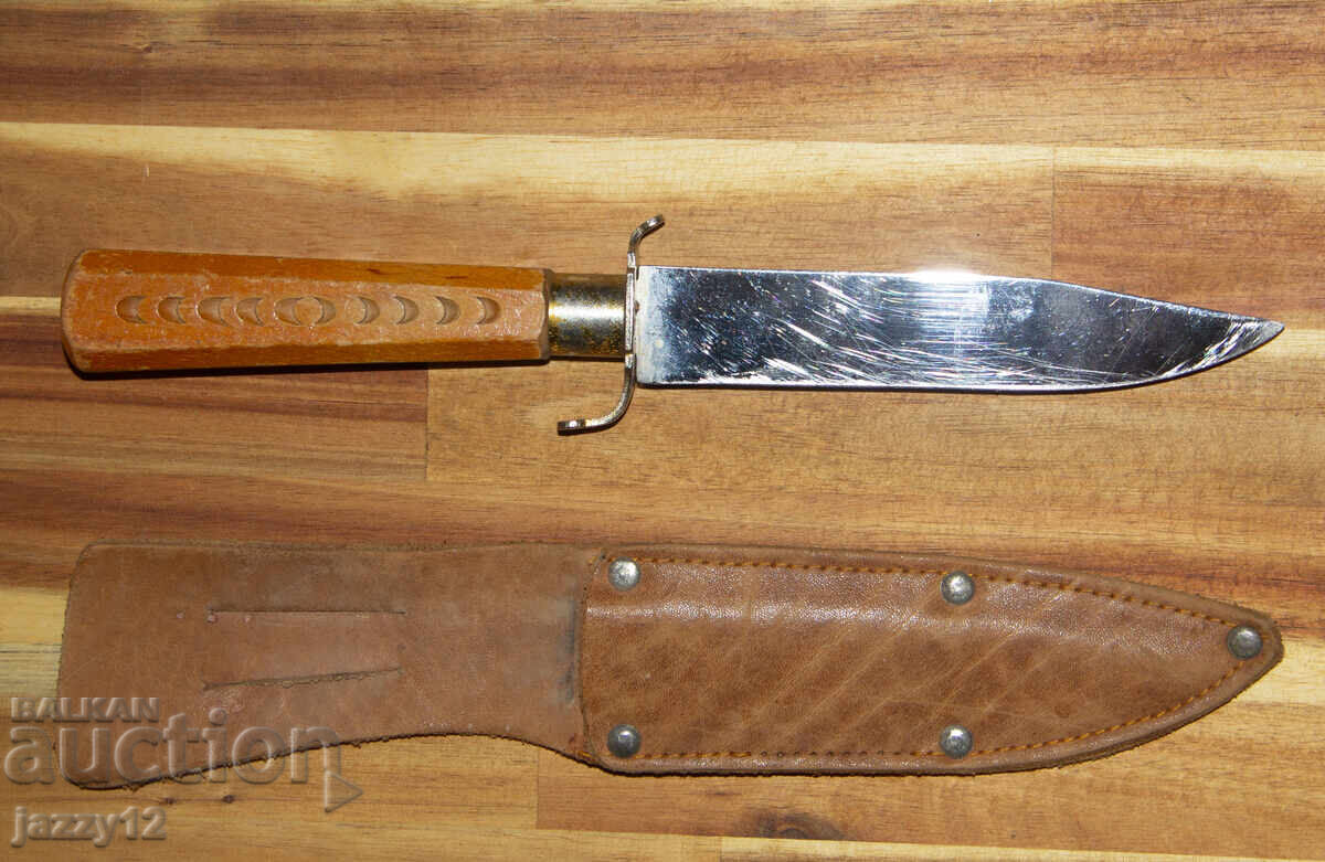 Μαχαίρι κυνηγιού με ξύλινη λαβή