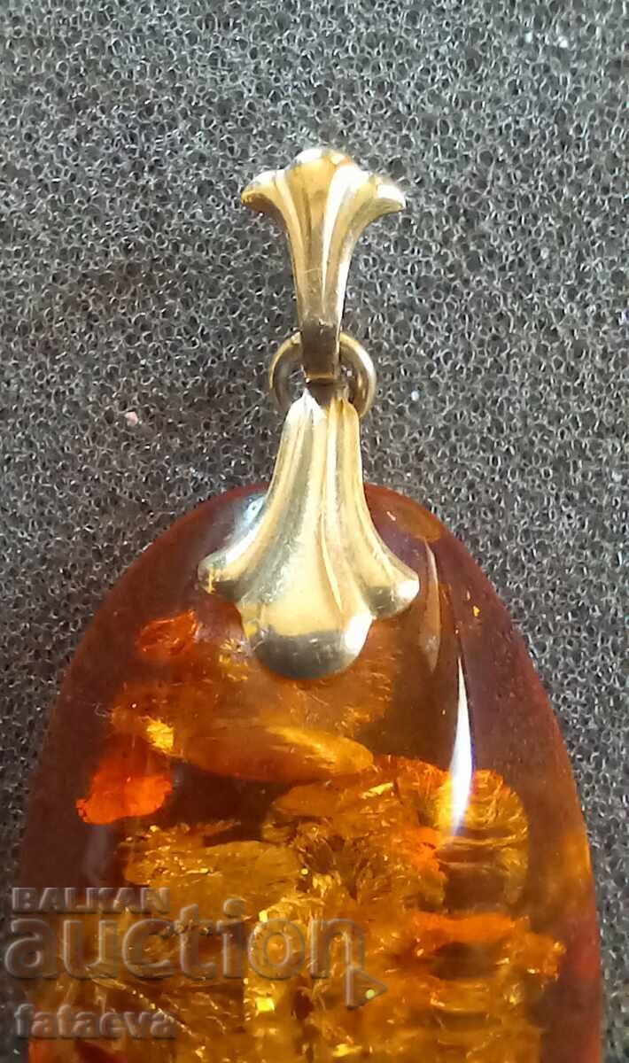 Auction  Gold and Amber
