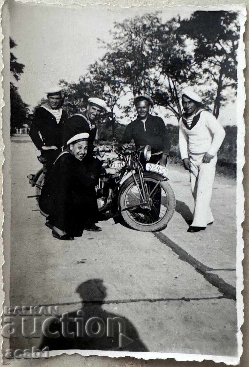 Ρουμάνοι Ναύτες 1938 με τιμή 14.99 BGN | € 7.66