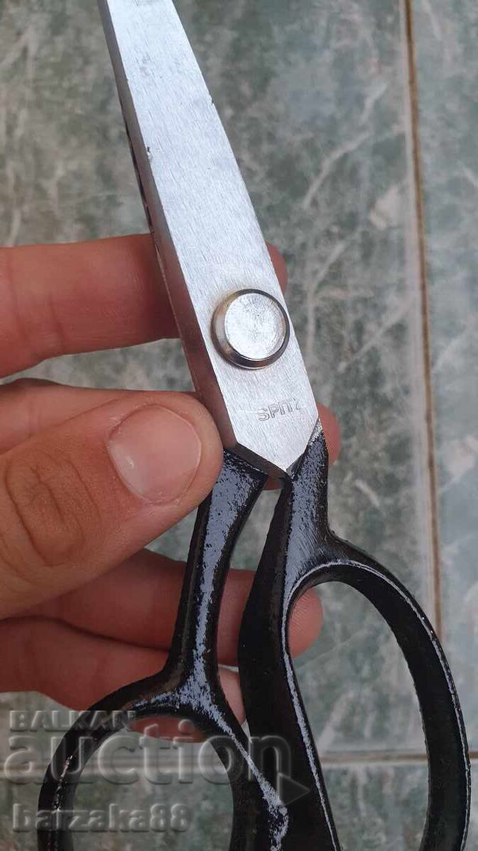 Auction  New Zig-Zag Scissors