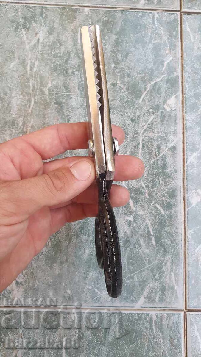 Delivery of New Zig-Zag Scissors