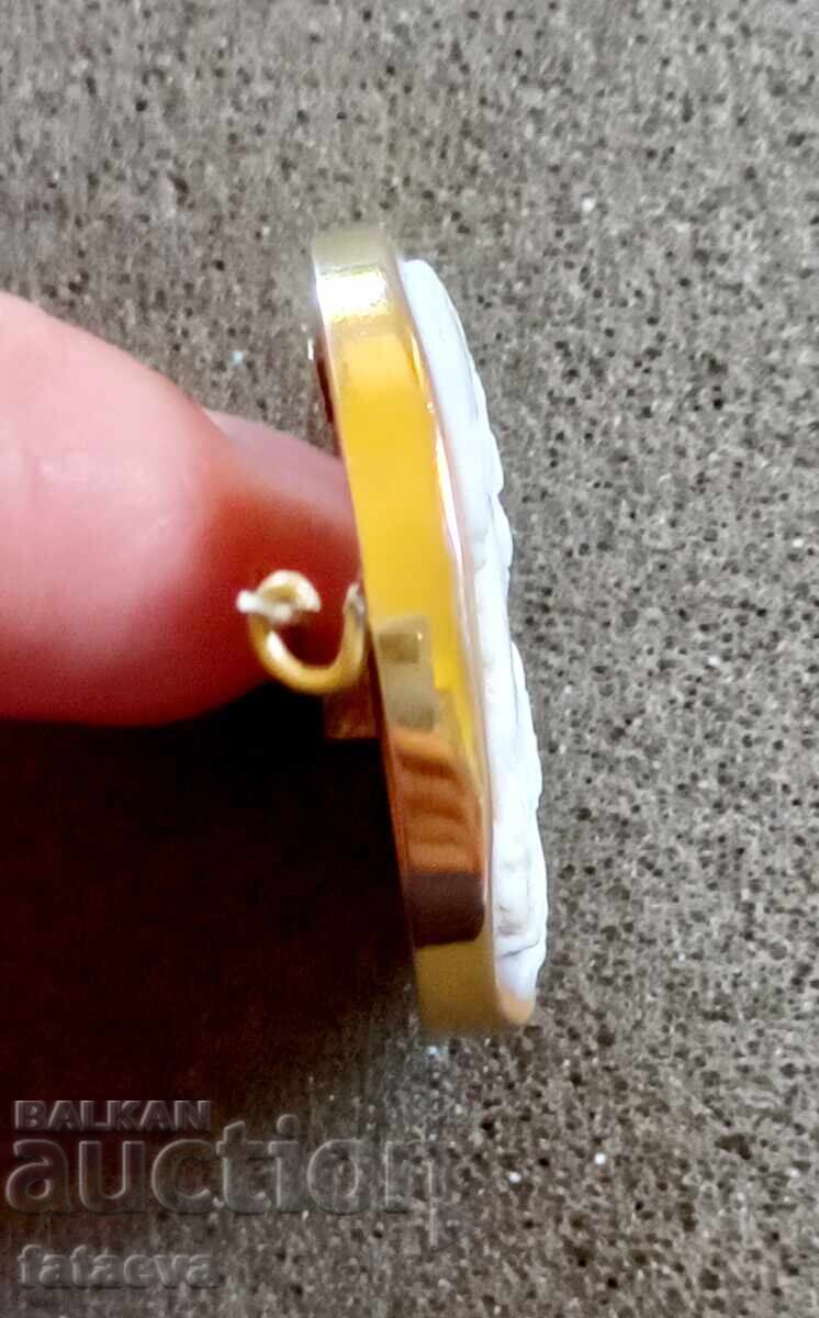 Δημοπρασία Χαραγμένο λίθος, Παλαιό Μπρόσκα, 9 καράτια