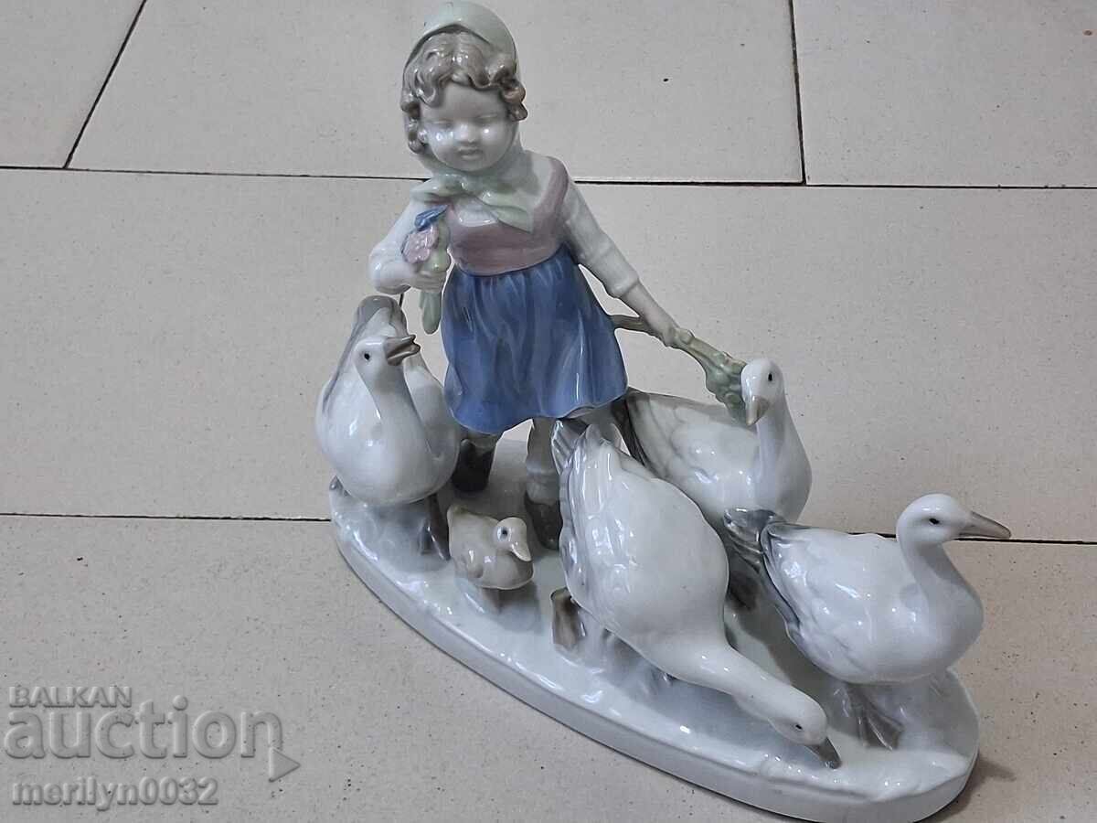 Δημοπρασία Γερμανικό ειδώλιο, παλιά πορσελάνινη φιγούρα της Ανατολικής Γερμανίας (ΓΛΔ)