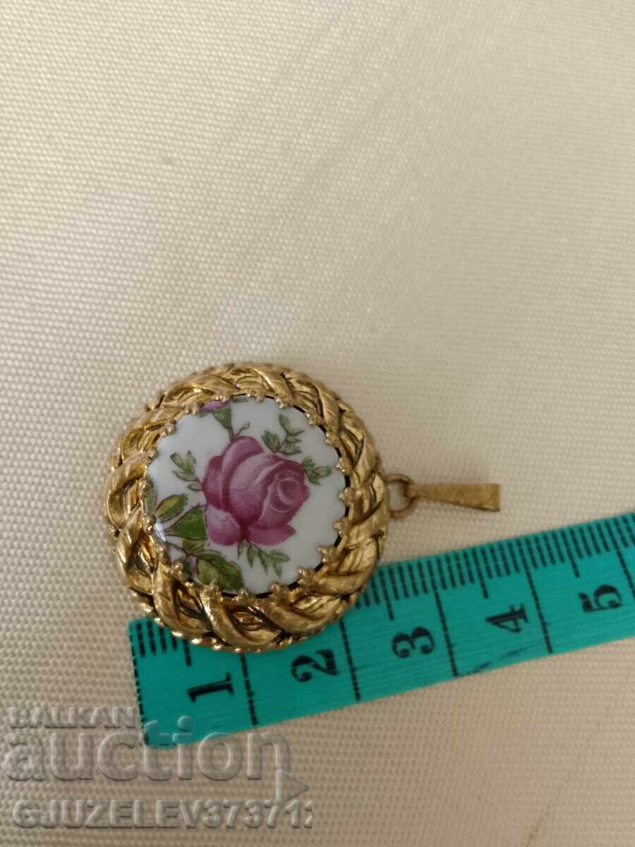 Аукцион Винтидж медальон Розата на СССР Аукцион Винтидж медальон Розата на СССР