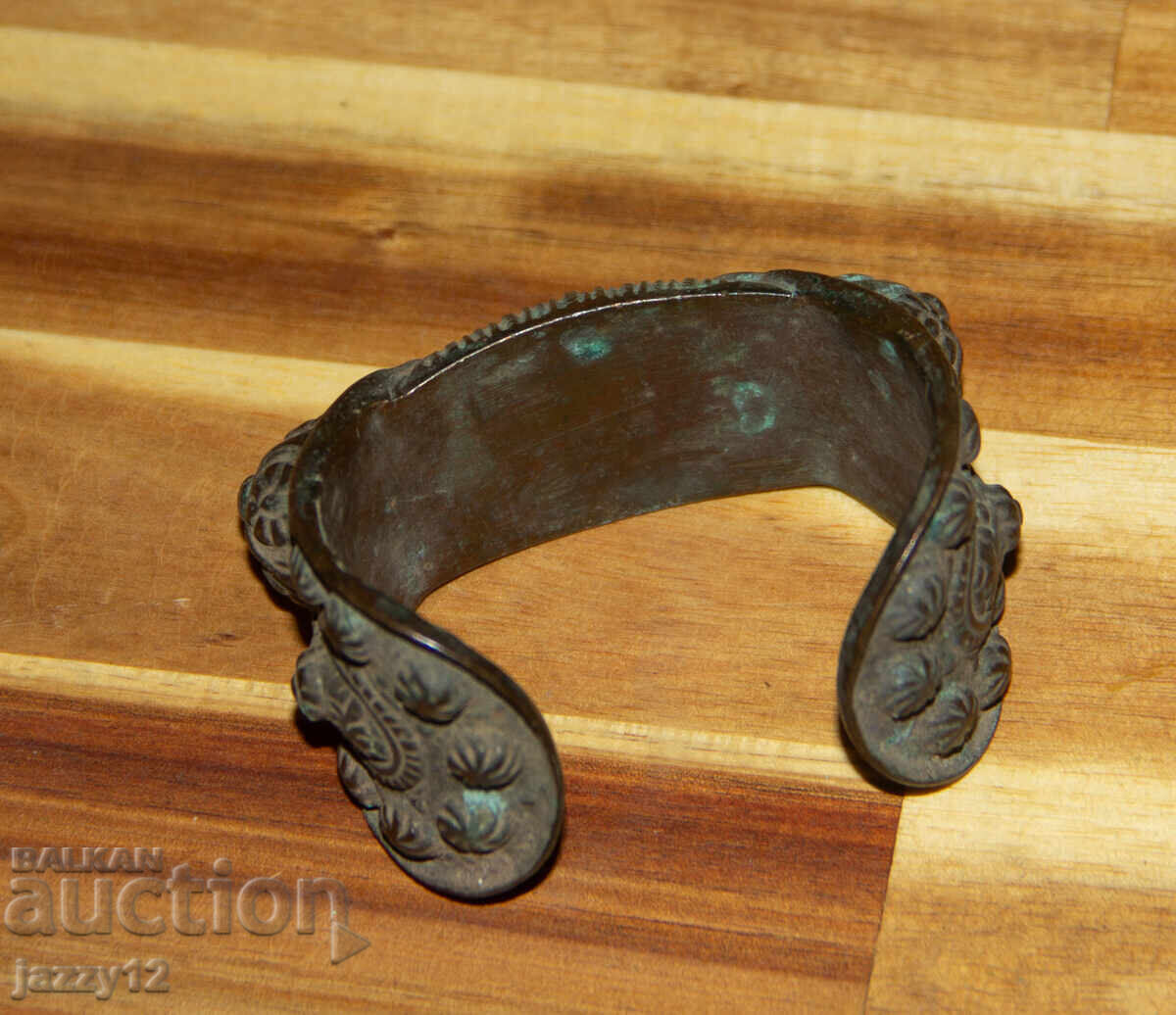 Old bronze slingshot bracelet - 5