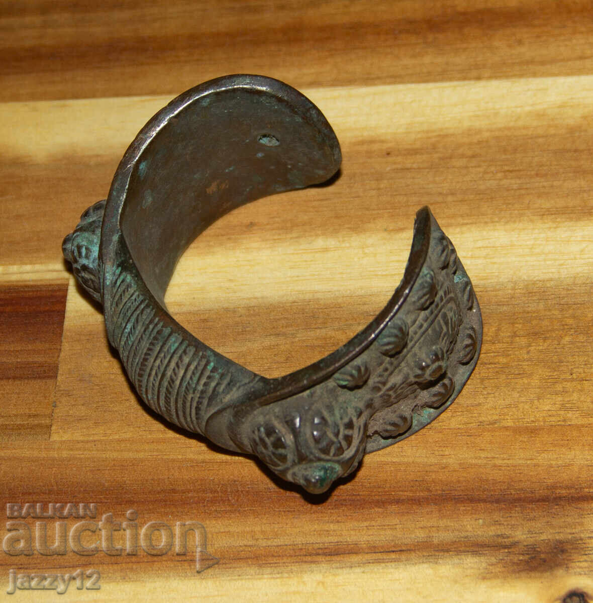 Old bronze slingshot bracelet - 6
