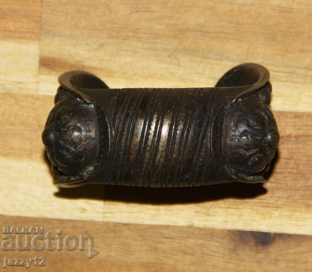 Παλιά μπρούτζινη βραχιόλι σφεντόνα με τιμή 220.00 BGN | € 112.48