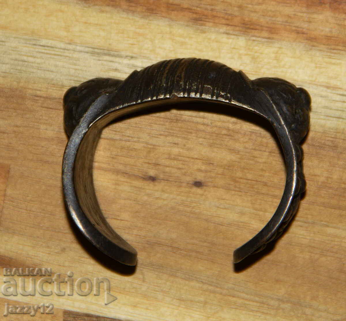 Δημοπρασία Παλιά μπρούτζινη βραχιόλι σφεντόνα