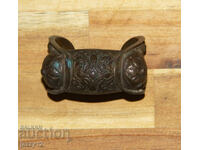 Brățară veche de bronz, tip praștie, cu cruce