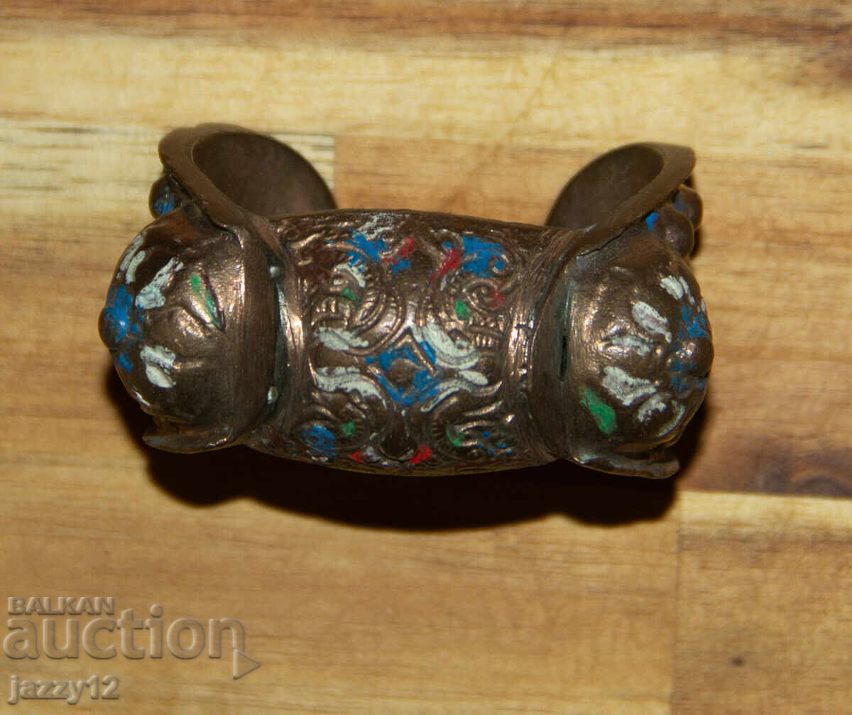 Παλαιό μπρούτζινο βραχιόλι-σφεντόνα με σταυρό με τιμή 200.00 BGN | € 102.26