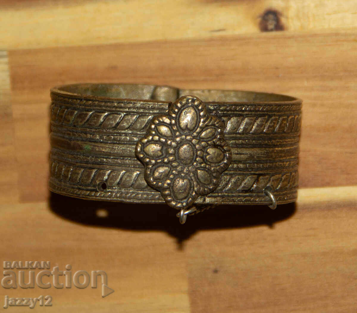 Παλιό ασημένιο παραδοσιακό βραχιόλι με τιμή 200.00 BGN | € 102.26