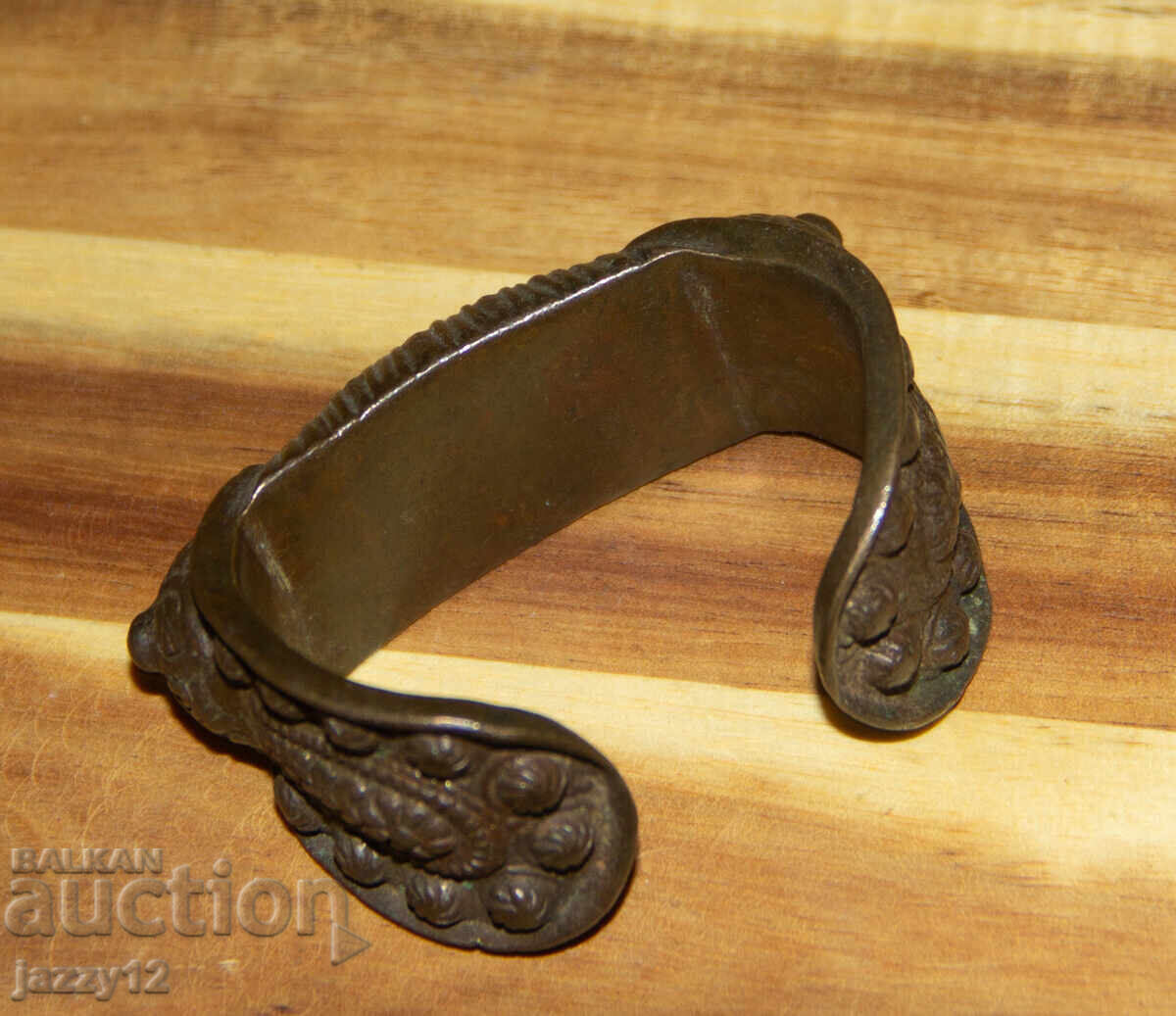 Old bronze slingshot bracelet - 5