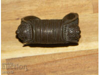 Brățară veche de bronz tip praștie