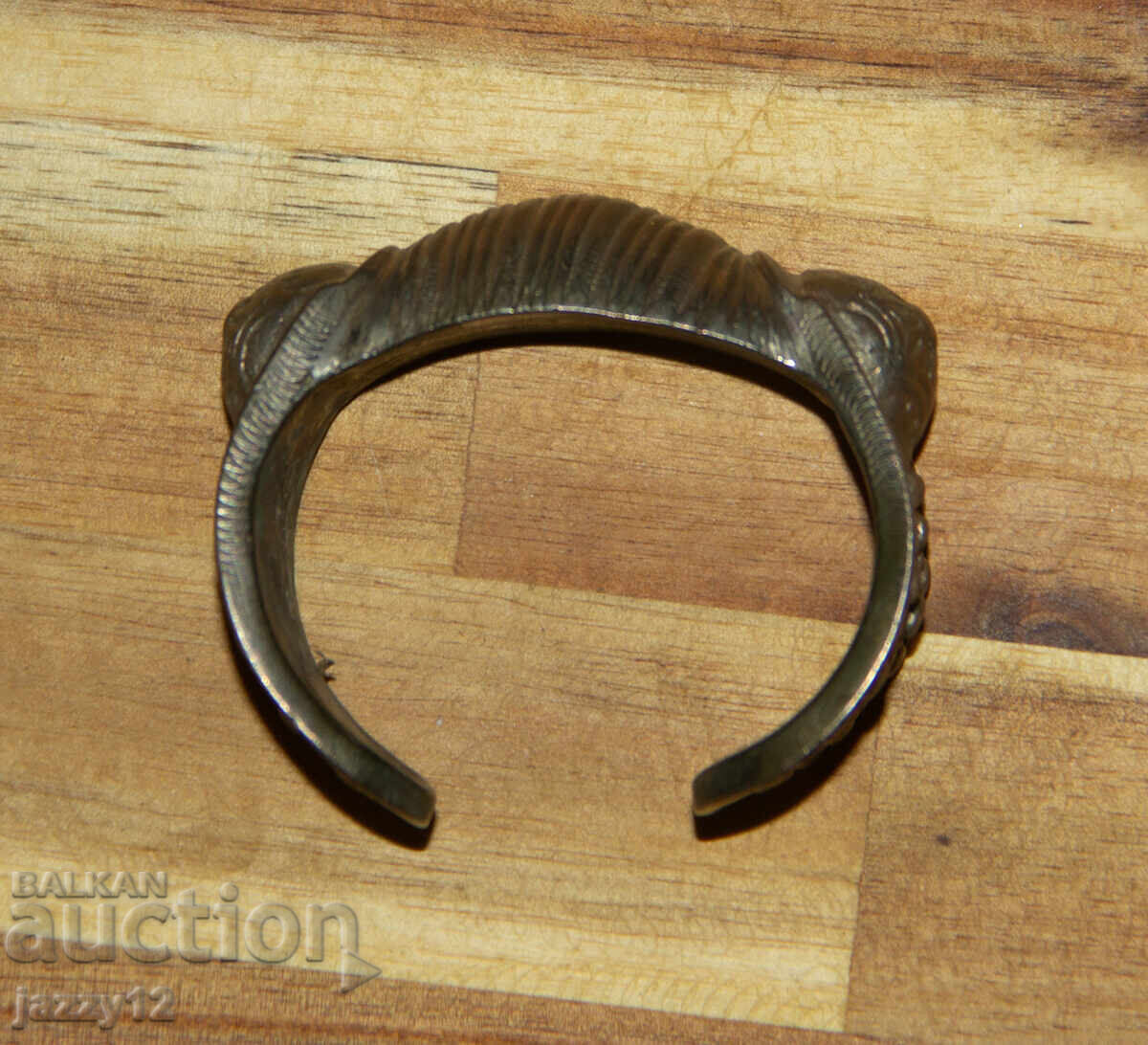 Παλιό ασημένιο βραχιόλι σφενδόνα με τιμή 240.00 BGN | € 122.71