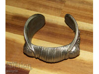 Brățară veche de argint cu model de potcoavă
