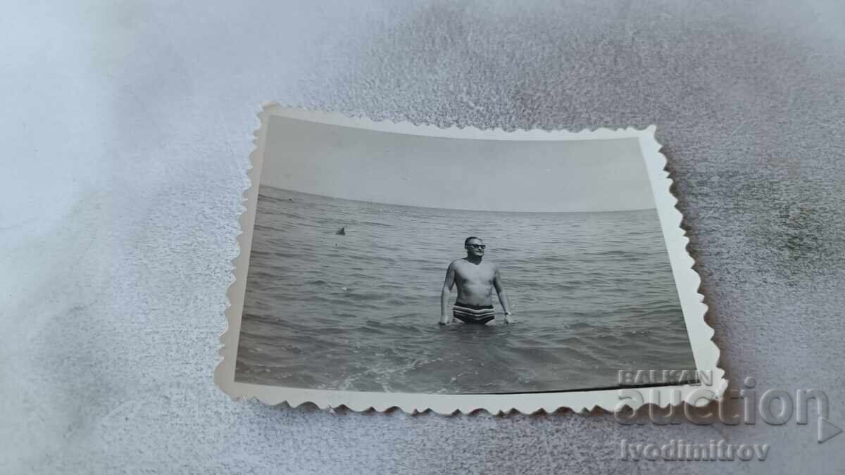 Φωτογραφία Άνθρωπος στη θάλασσα Φωτογραφία Άνθρωπος στη θάλασσα