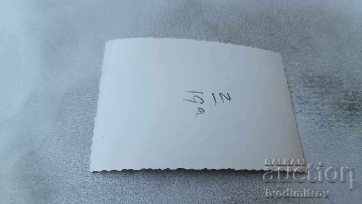 Foto Femeie pe plajă cu preț 1.35 BGN | € 0.69 Foto Femeie pe plajă cu preț 1.35 BGN | € 0.69