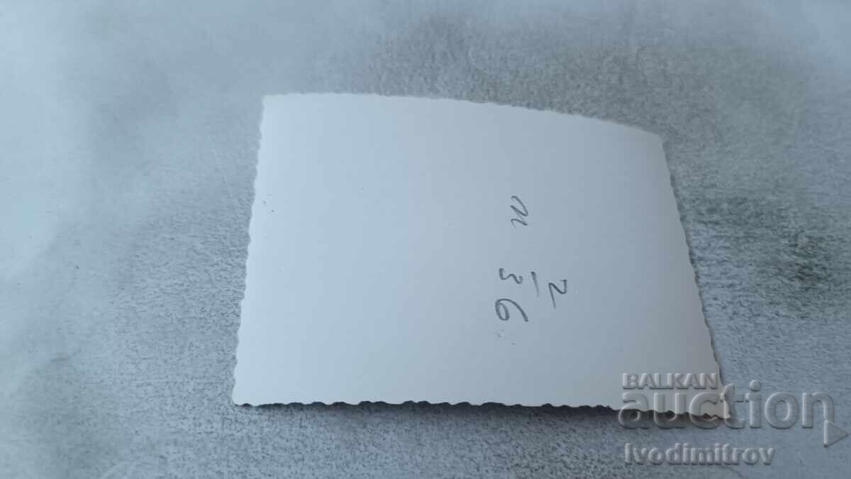 Снимка Младо момиче в реката с цена 1.75 лв. | € 0.89