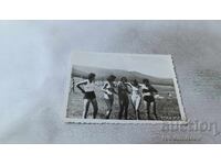 Снимка Пет млади момичета на поляната