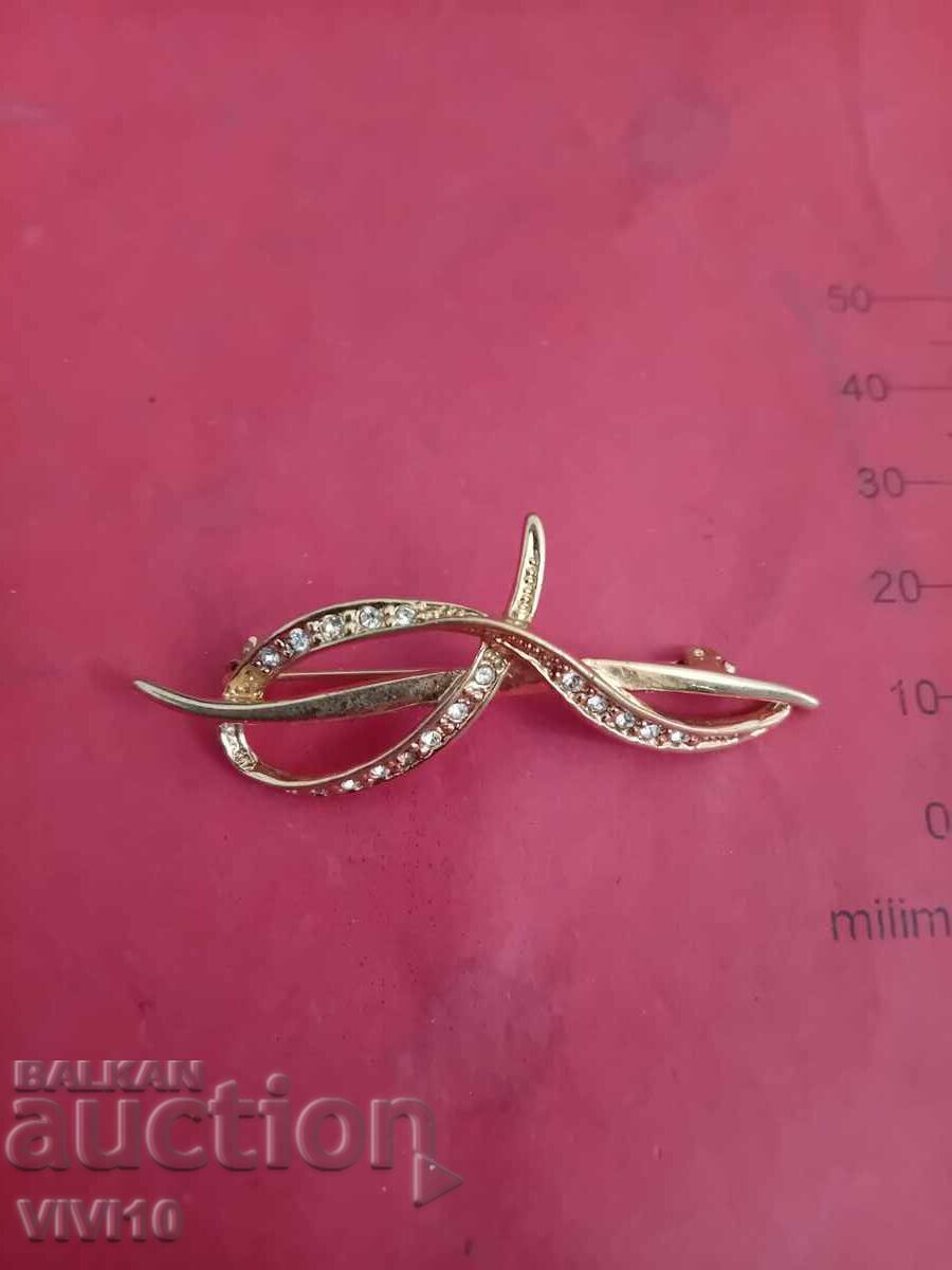 Antique brooch with gold plating