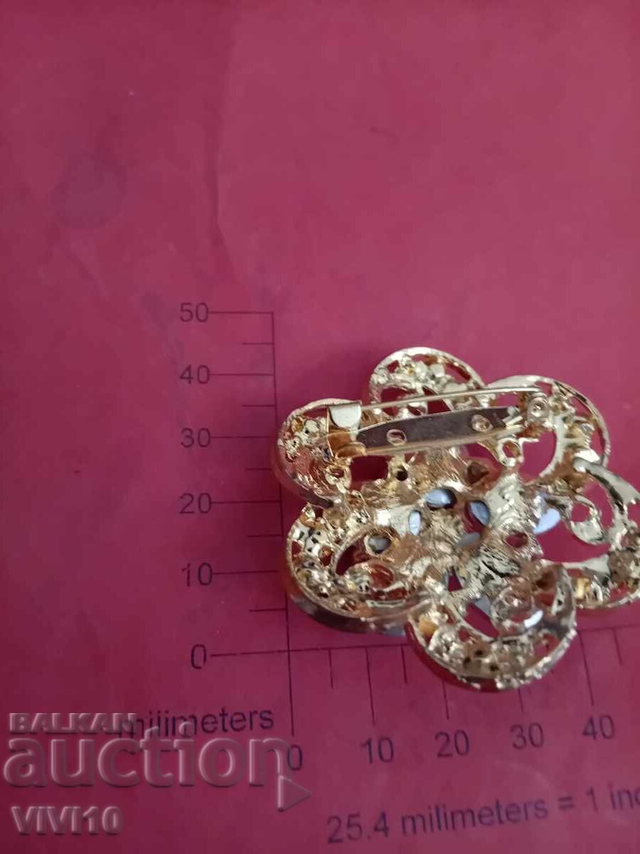 Δημοπρασία Αντίκα καρφίτσα με πέτρες Δημοπρασία Αντίκα καρφίτσα με πέτρες