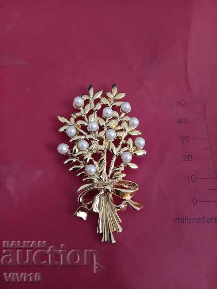 Αντίκα καρφίτσα με μαργαριτάρια Αντίκα καρφίτσα με μαργαριτάρια