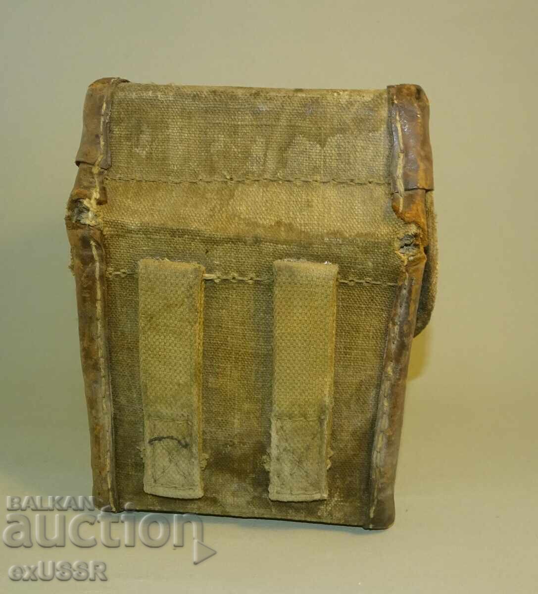 Παράδοση Παλιό στρατιωτικό κουτί από οπτικό σκοπευτικό όργανο