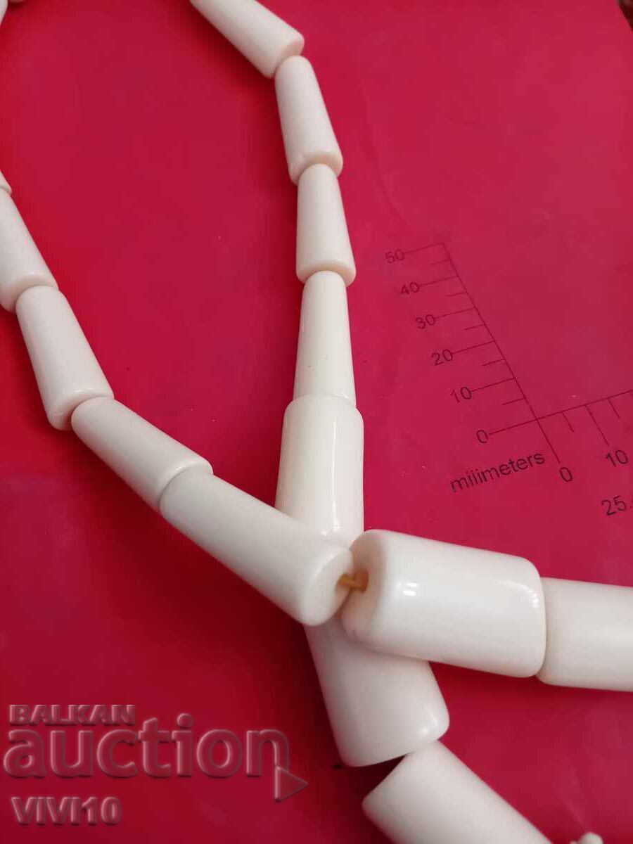 Delivery of Antique bone necklace