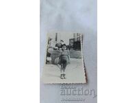 Φωτογραφία Σόφιας, μικρό κοριτσάκι μπροστά σε βρυσάκι