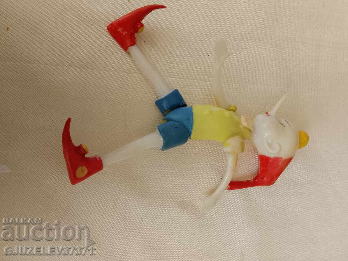 Delivery of Vintage old Pinocchio toy with moving eyes, hard plastic Delivery of Vintage old Pinocchio toy with moving eyes, hard plastic