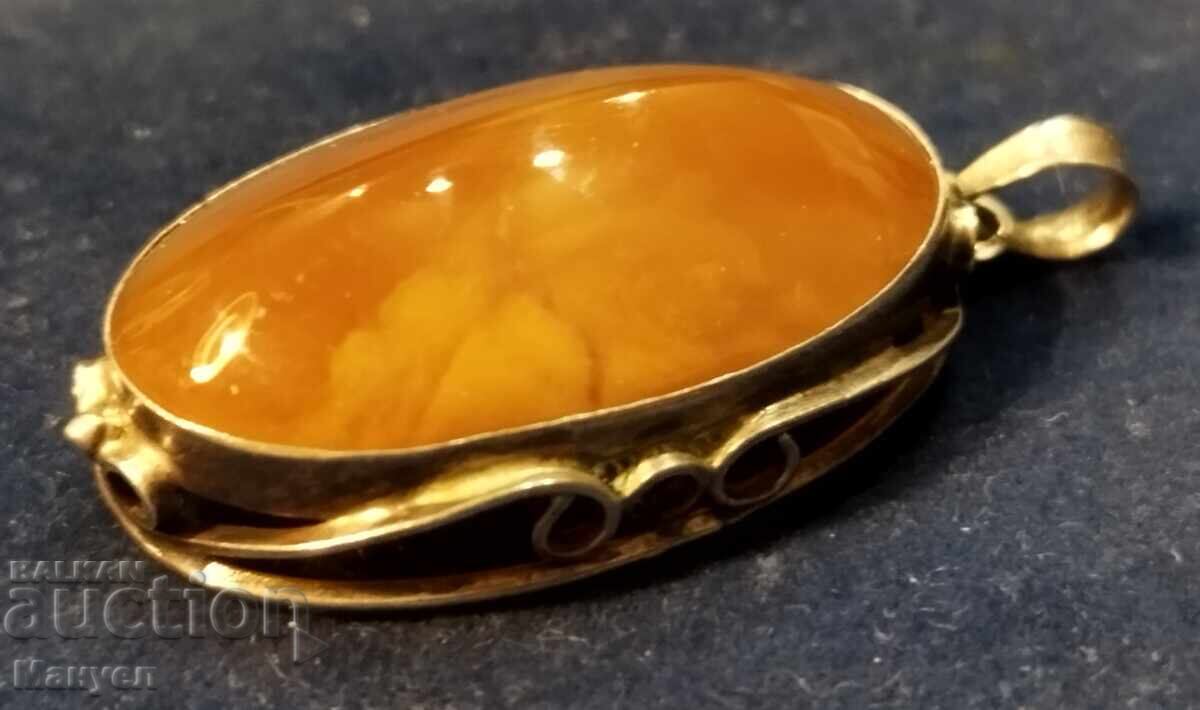 Frumos pandantiv din argint cu chihlimbar cu preț 39.90 BGN | € 20.40 Frumos pandantiv din argint cu chihlimbar cu preț 39.90 BGN | € 20.40