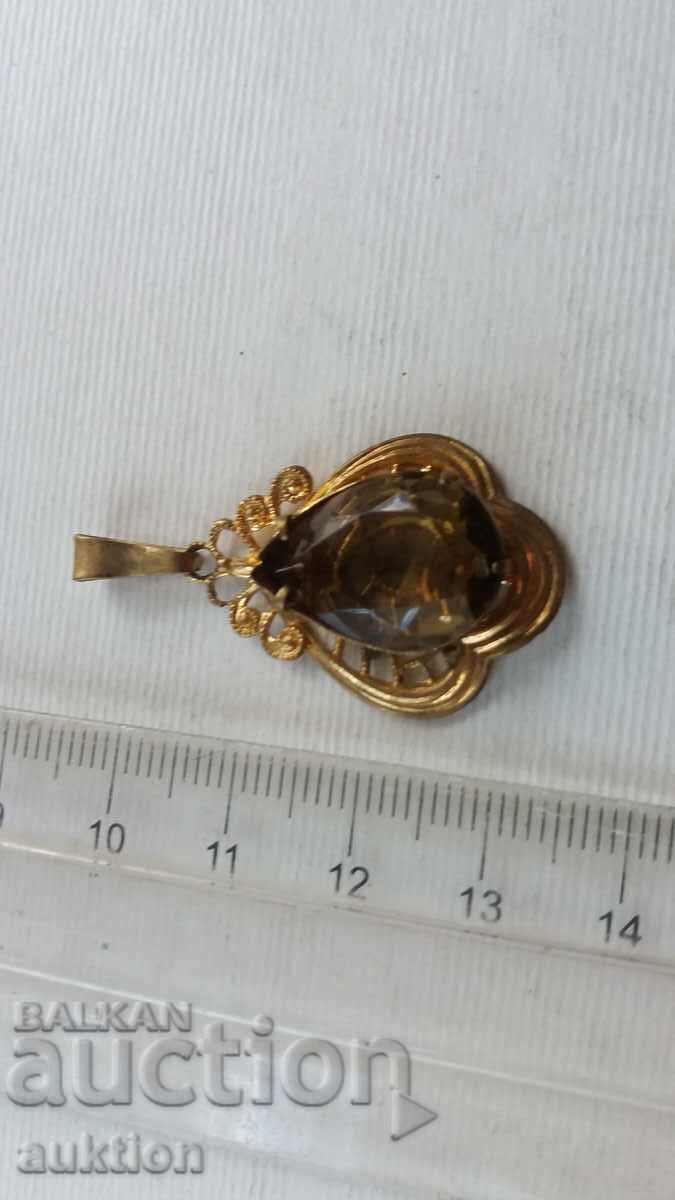 СТАРА ВИСУЛКА С КАМЪК с цена 9.99 лв. | € 5.11