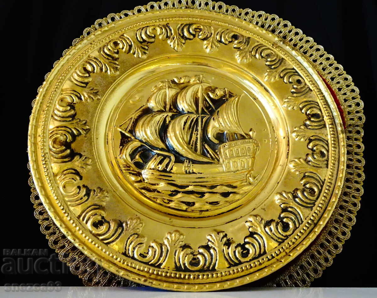 Аукцион Бронзово пано,релефна картина Английски боен кораб,платноход Аукцион Бронзово пано,релефна картина Английски боен кораб,платноход