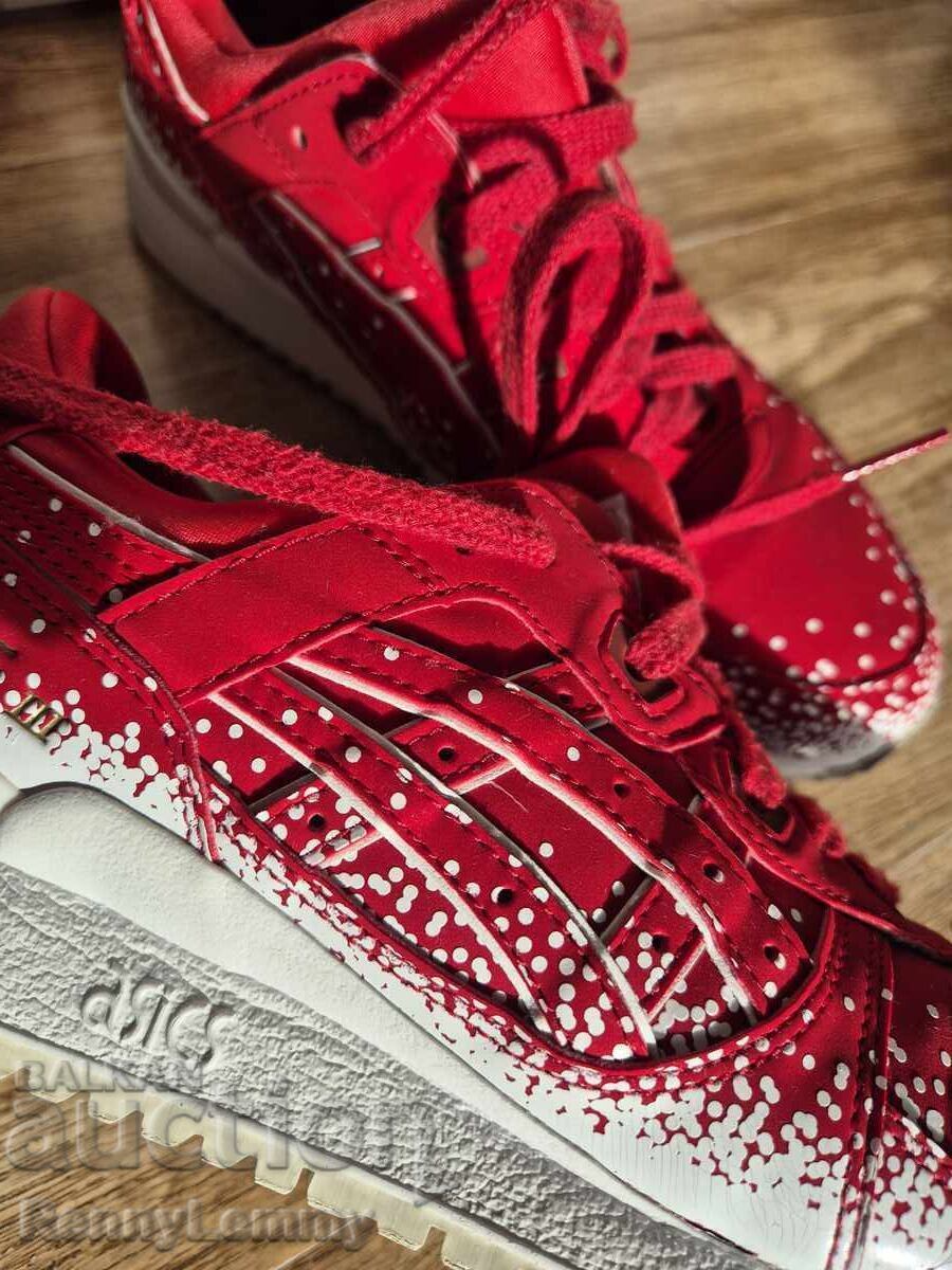Licitație Asics, model rar de pantofi sport de damă