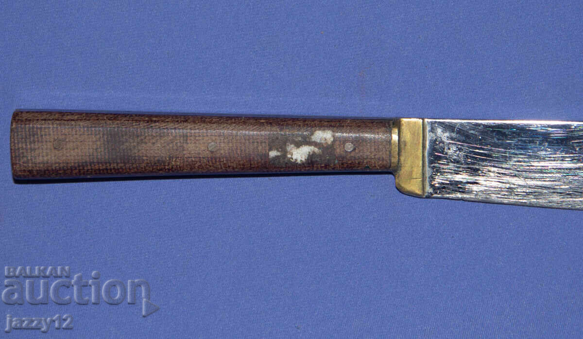 Доставка на Солиден ловен нож с дървена дръжка Доставка на Солиден ловен нож с дървена дръжка