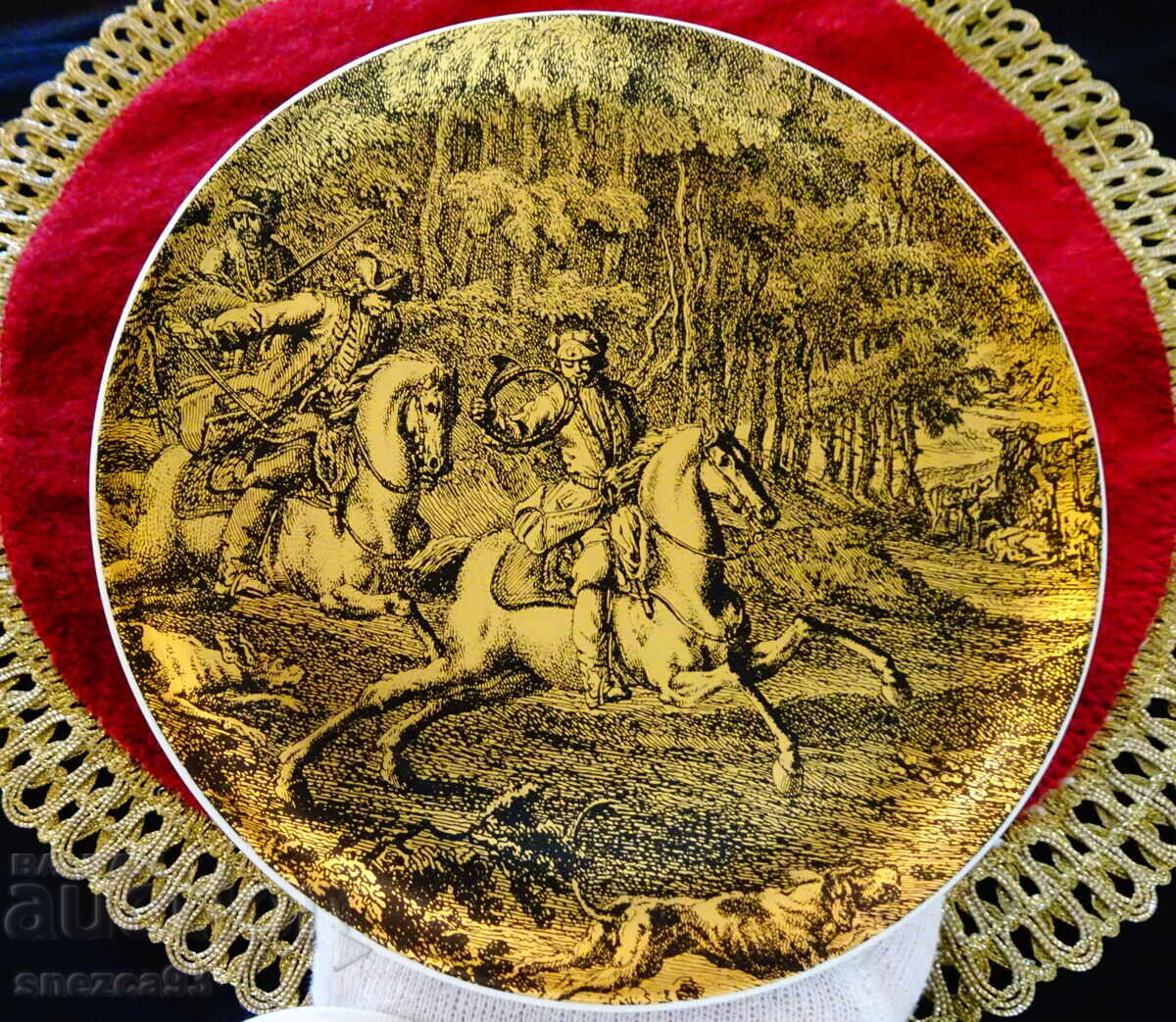 Golden Fürstenberg porcelain plate with a hunting scene - 7