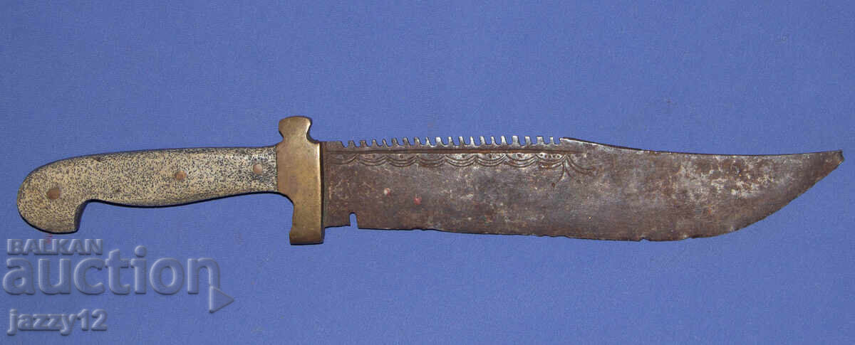 Old, solid hunting knife, handmade with price 160.00 BGN | € 81.81