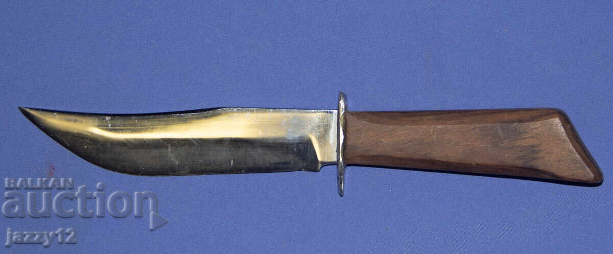 Delivery of Solid hunting knife with a wooden handle Delivery of Solid hunting knife with a wooden handle